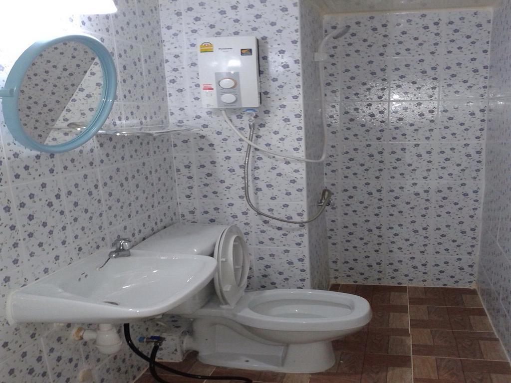Smart Residence@Muengthongthani Пак Крет Екстериор снимка