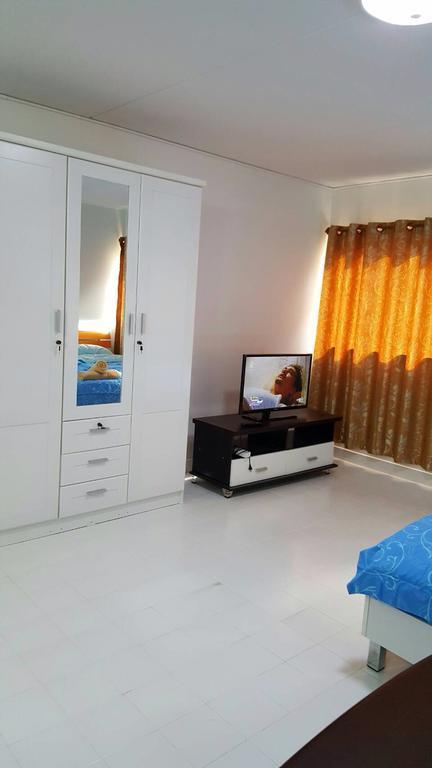 Smart Residence@Muengthongthani Пак Крет Екстериор снимка