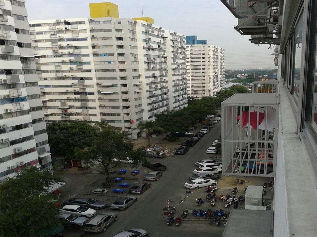 Smart Residence@Muengthongthani Пак Крет Екстериор снимка